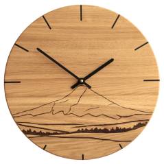 Dřevěné hodiny HOOD s gravírovaným motivem hor – Woodits