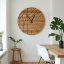 Dřevěné hodiny TREE na stěně – minimalistický styl inspirovaný přírodou