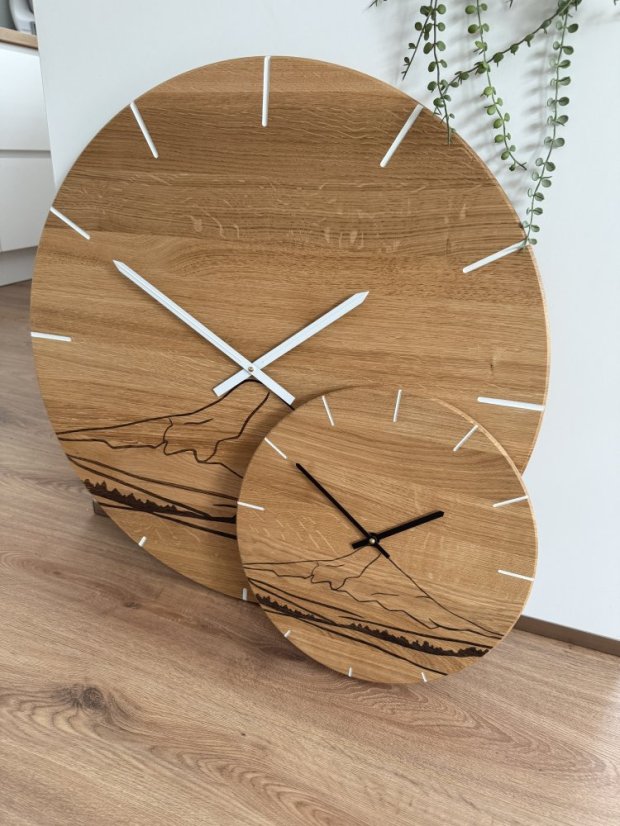 Hodiny HOOD XL - Barva: bílé čárky, Barva ručiček: Černé ručky