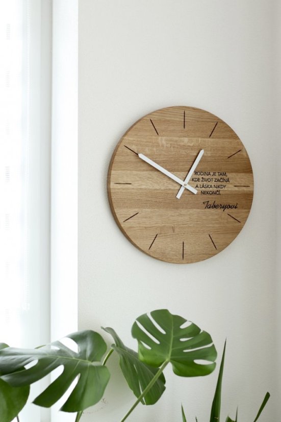 Nástěnné dřevěné hodiny