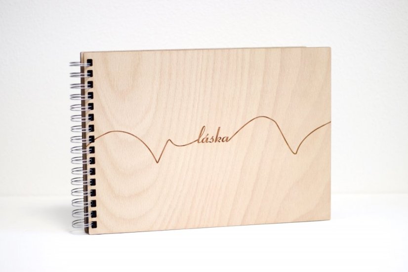 Dřevěné fotoalbum LÁSKA