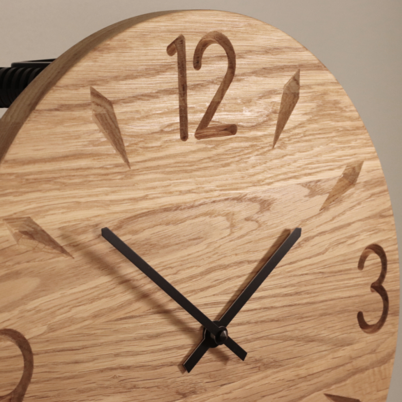 Dubové hodiny MOZA- WOODITDřevěné hodiny MOZA – minimalistický design z dubového dřeva, ruční česká výrobaS